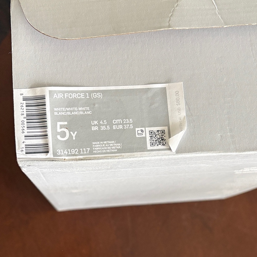 Nike Kids All-White Air Sneakers - Picture 5 of 5